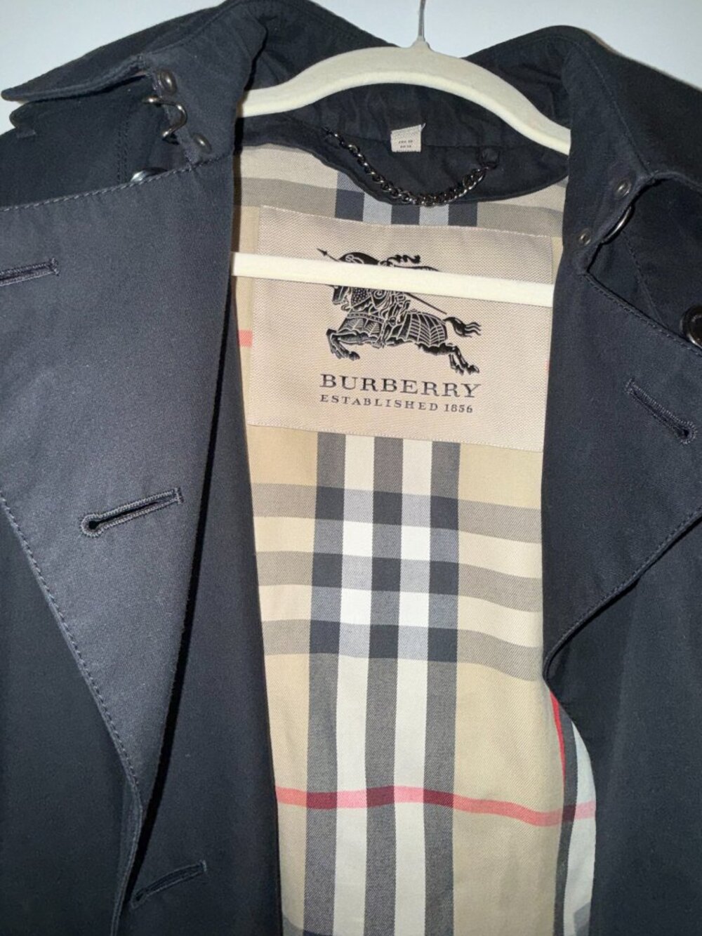 Double-Breasted Trench Coat with Detachable Diamond-Quilted Lining - Picture 4 of 6